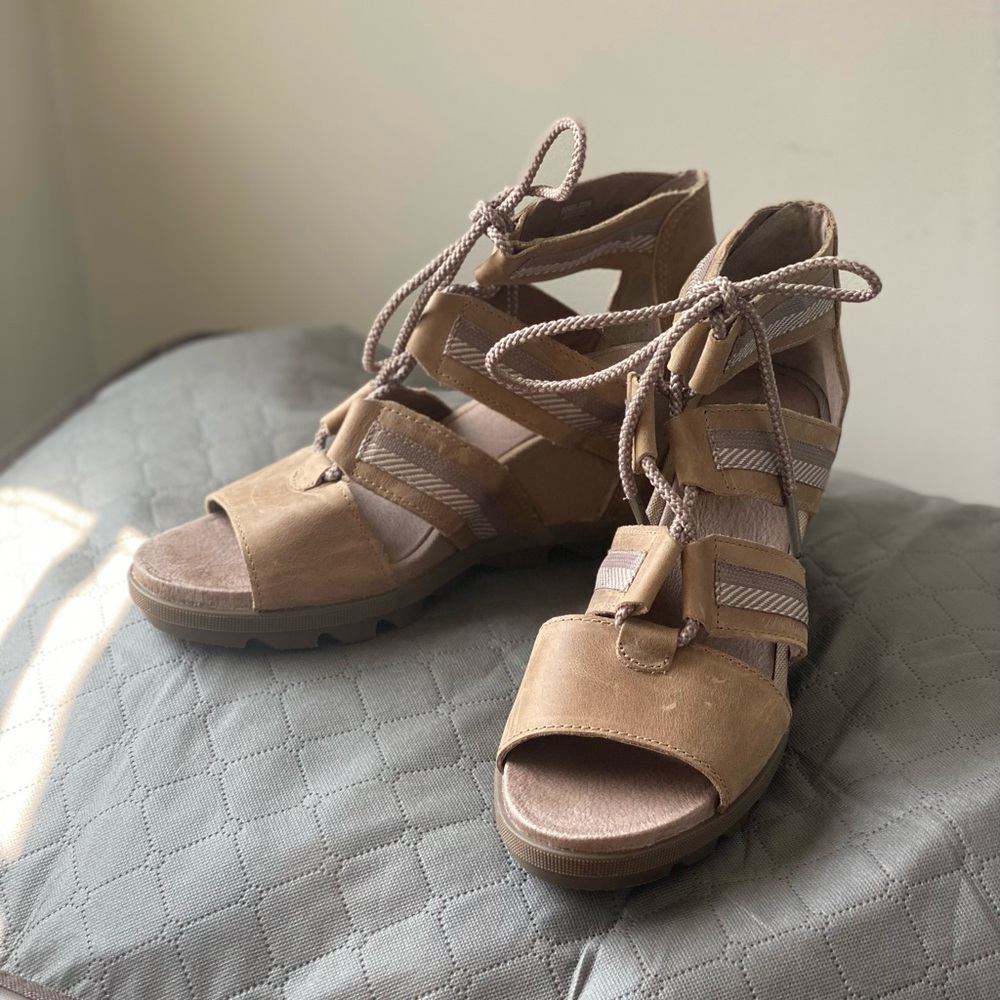 Sorel Joanie II Taupe Lace-Up Sandals